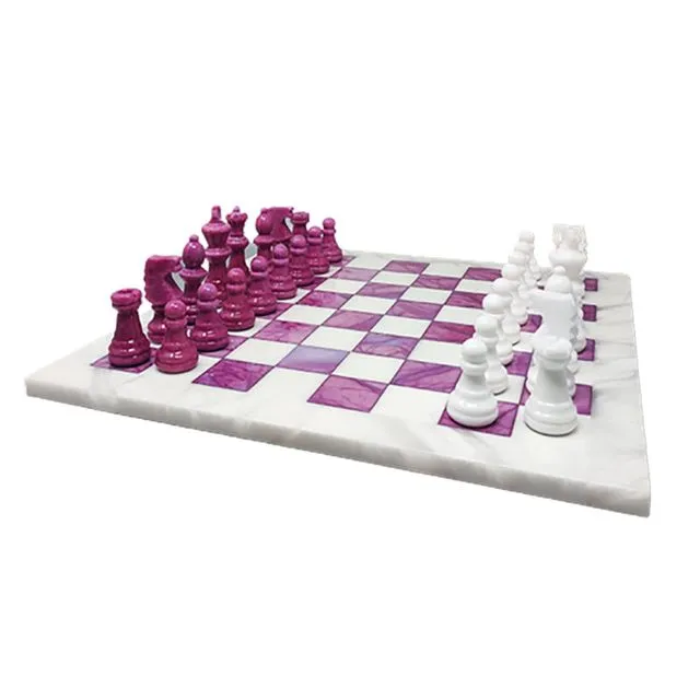 Prodotti 1970s Stunning Pink and White Chess Set in Volterra Alabaster Handmade Made in Italy