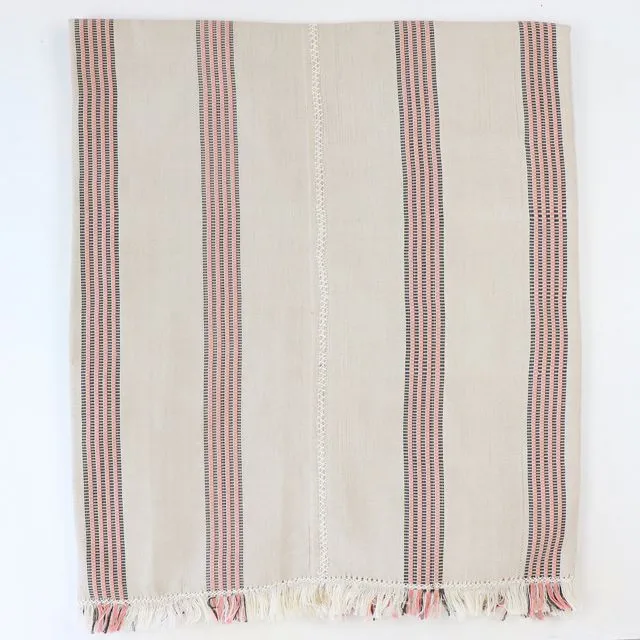 Kookoo Throw is White with Pink