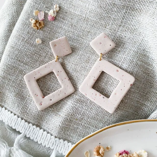 Rhombus dangle earrings inspired by Oat Milk