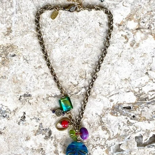 Osiris Short Pendant Necklace on Chain