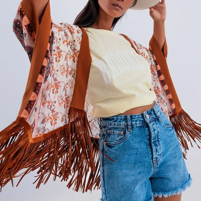 PRINTED KIMONO WITH FRINGE DETAIL IN BROWN