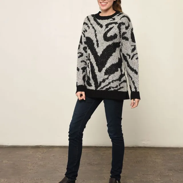 Abstract Print Pullover Pullover in Animal Abstract