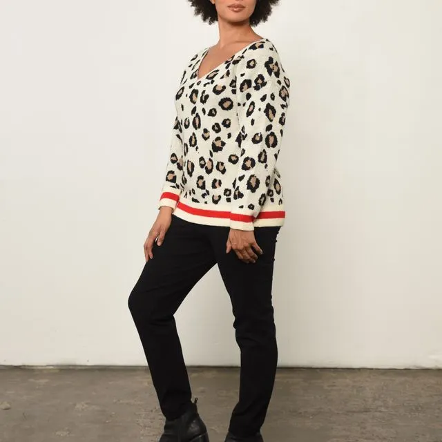 Animal Print Pullover Pullover in Snow Leopard