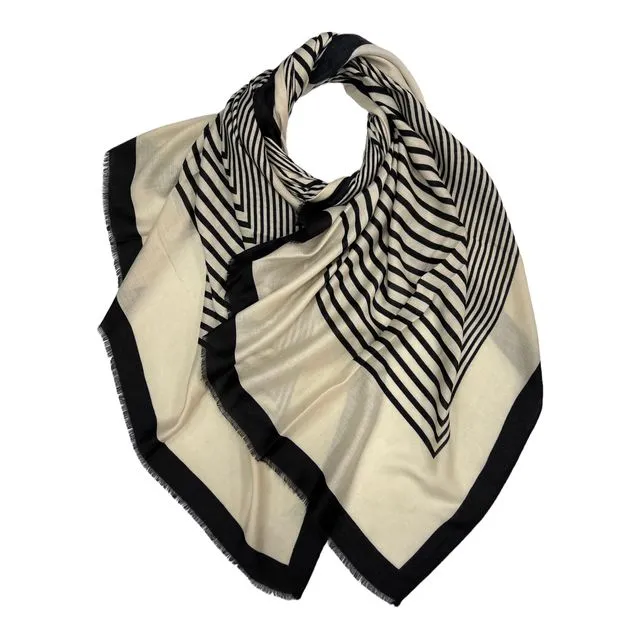 Big maze monogram printed scarf in White and Black