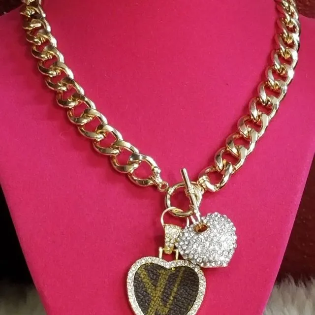 canvas Chunky chain necklace w heart-silver