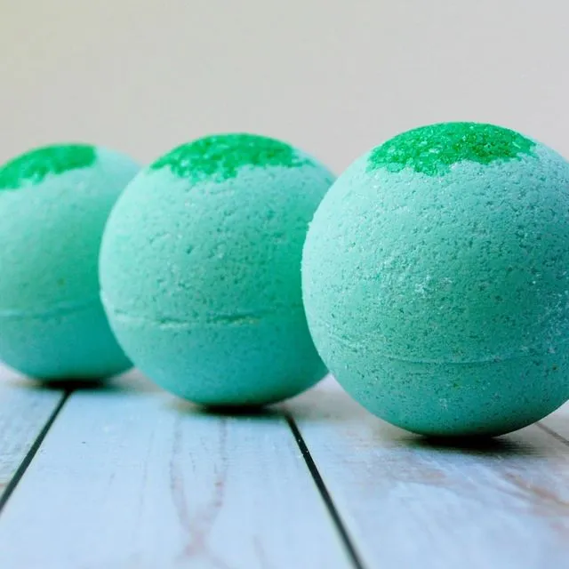 Cleansing and Soothing Hemp Herbal Bath Bombs x 6 with Clary Sage and Grapefruit Oils, Well Being Aromatherapy Bath Bombs x 6 -Vegan - Plastic Free - Cruelty Free