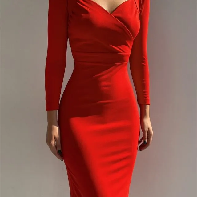 Christine Sweetheart Neckline Midi Dress (Red)