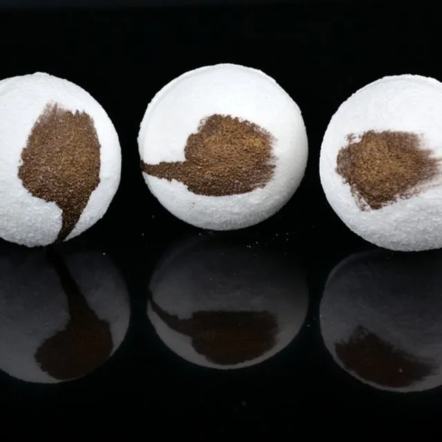 Coconut Cream Jumbo Bath Bombs x 6 with Apricot Kernel Oil, Perfect for Sensitive Skins, Vegan and Zero Waste Bath Bomb