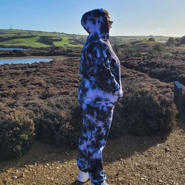 Unisex tie dye tracksuit with scrunch pattern - Available sizes Adult S to 2XL