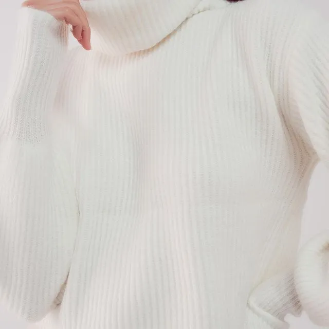 HIGH NECK JUMPER WITH BALLOON SLEEVE IN CREAM