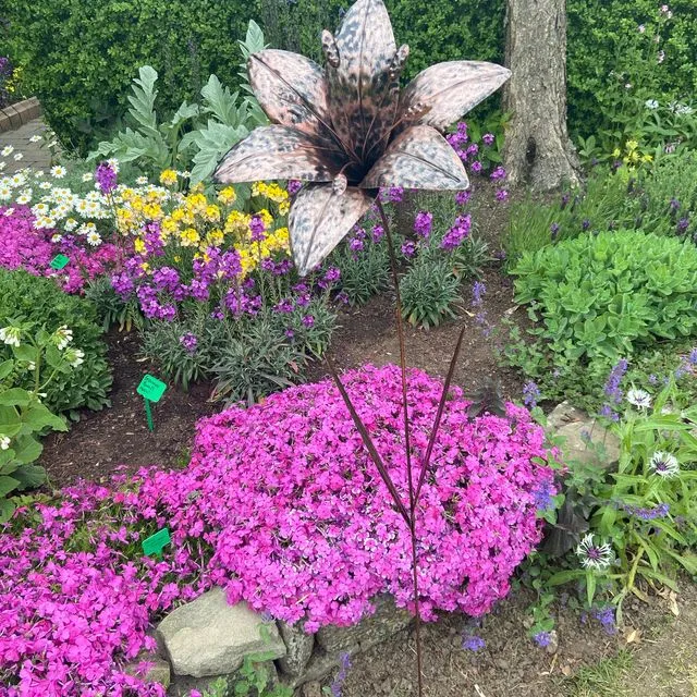 Bronze Lily metal garden flower 125cm