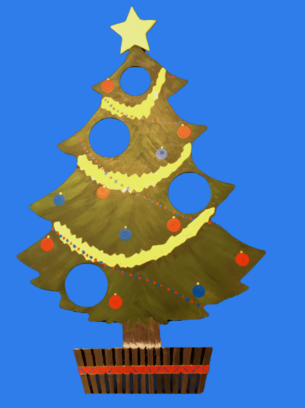 Children's Wooden 'Throw the Ball' Christmas Tree Game