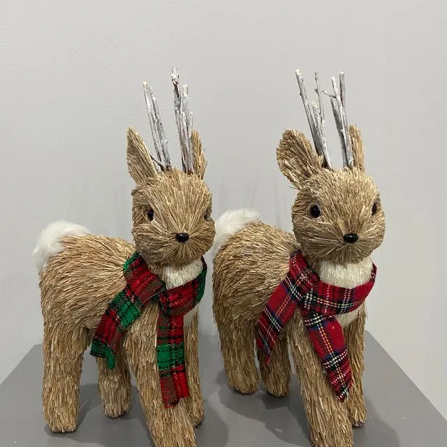 Handmade Woodland Christmas Straw Reindeer Decoration Ornaments 18 x 9 x 28cm