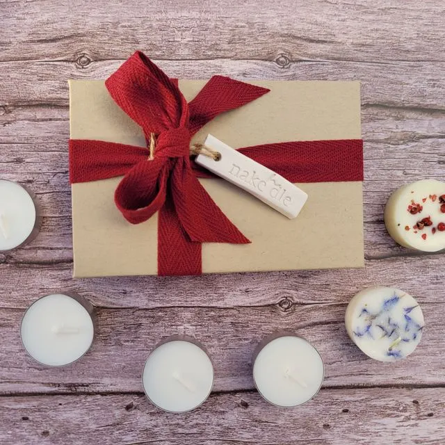 2 XL Christmas wax melts & 4 unscented tea lights gift set