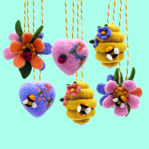 Needle Felting Kit - Springtime, Learn to make a set of decorations for Easter. Craft kit for adults