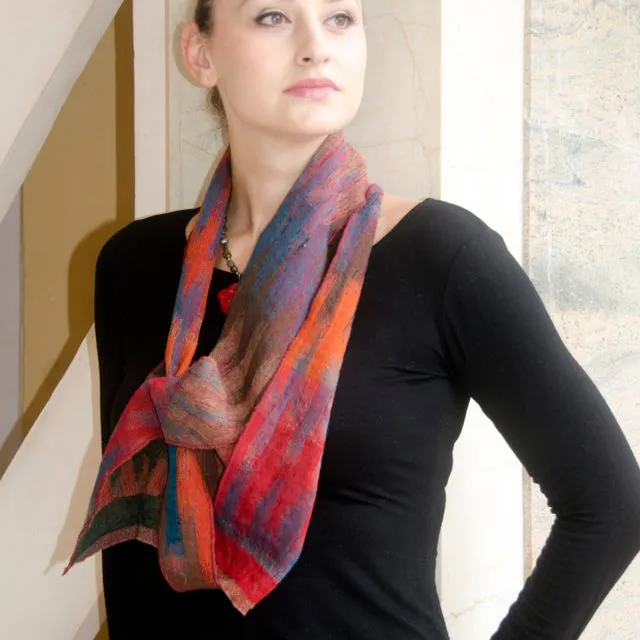 510/Morocco Red Pointed scarf in Boiled Wool