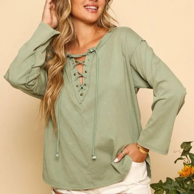 Lace up top with long sleeves, raw seam and rounded side slits. - (PLIKT51431-01 : SAGE)