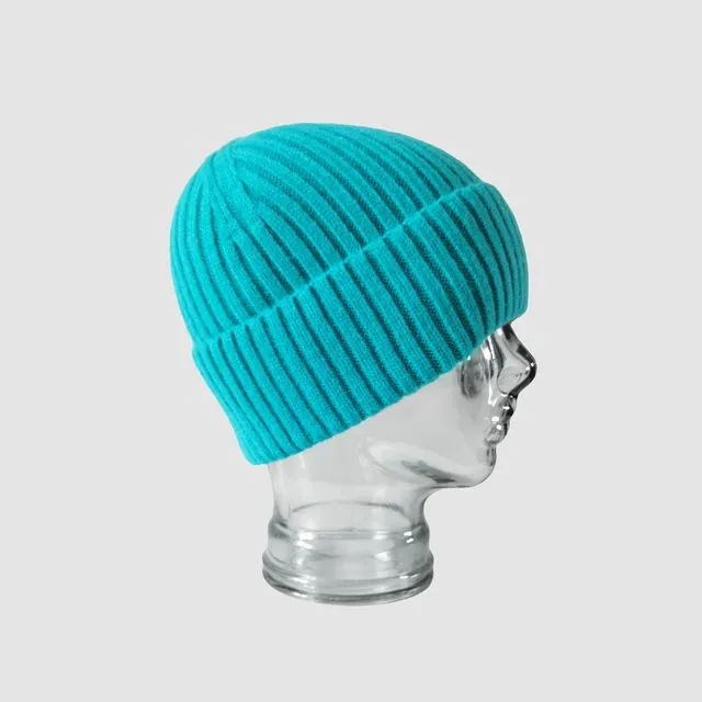 Ribbed Cashmere Blend Beanie Hat in Turquoise
