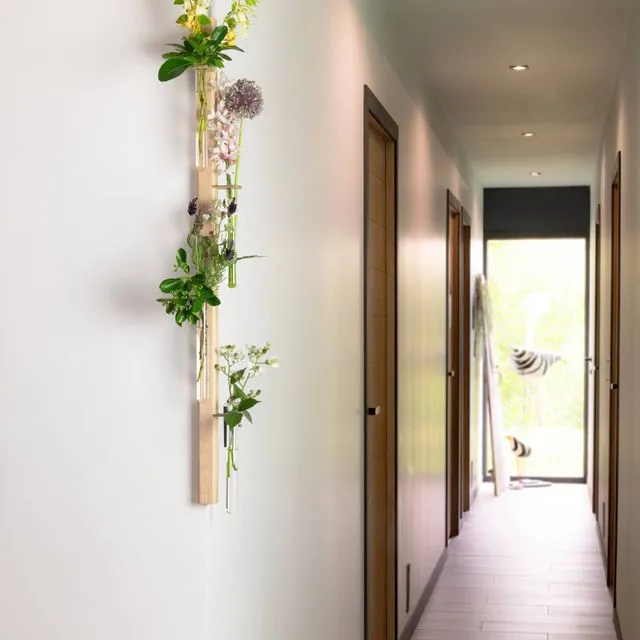 Vertical wall decoration for wall angle - Bloomy