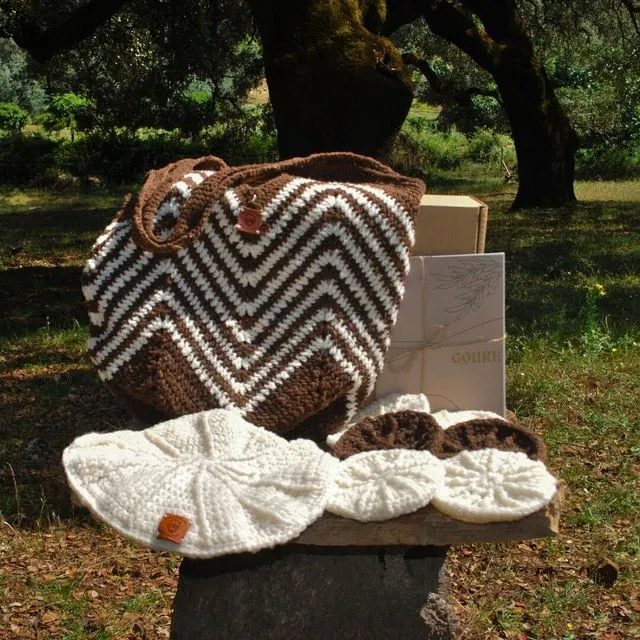 Signature box: handmade products from Spanish sheep's wool.