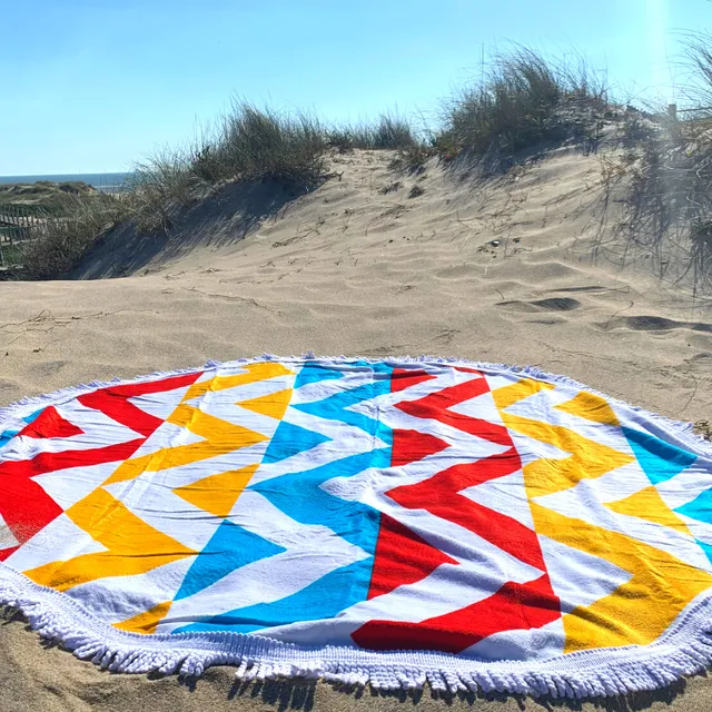 Round Illusion Beach/Picnic Towel