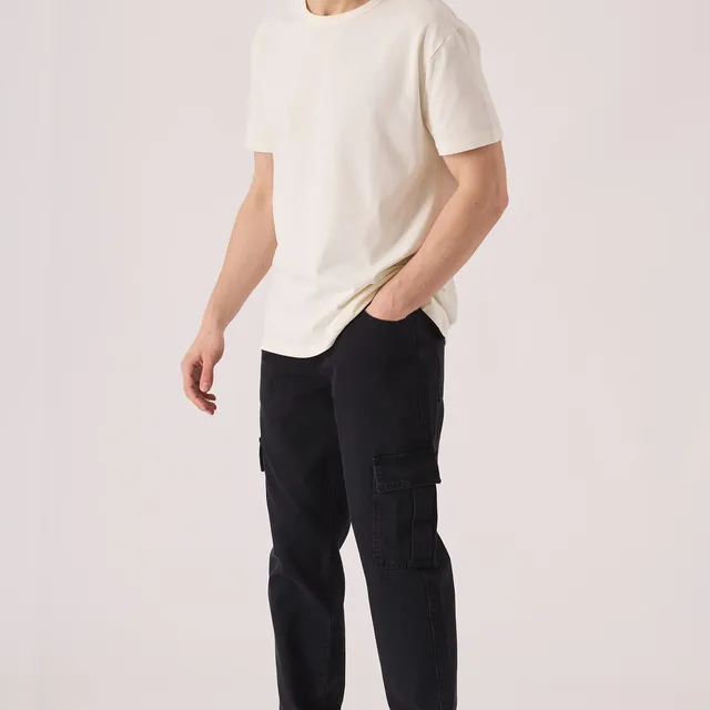 RELAXED FIT DENIM CARGO JEANS - BLACK WASH