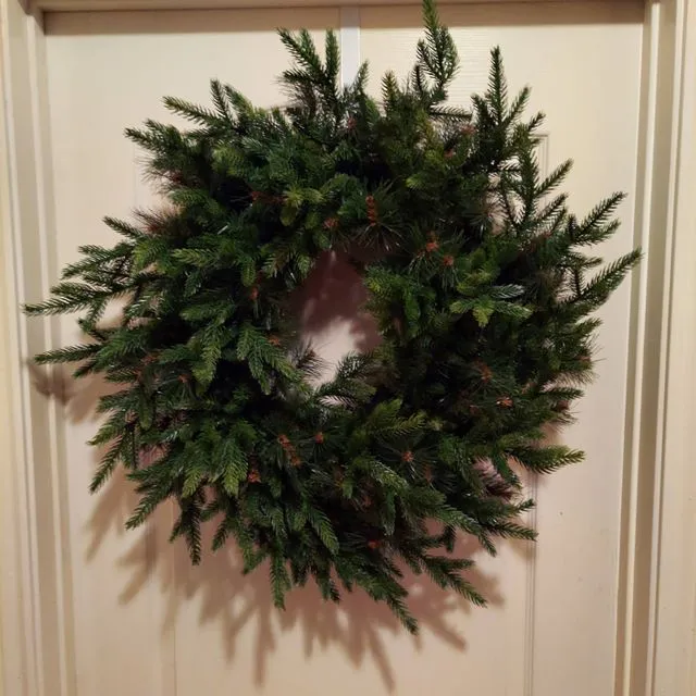 30 inch Colorado Mix pine Wreath