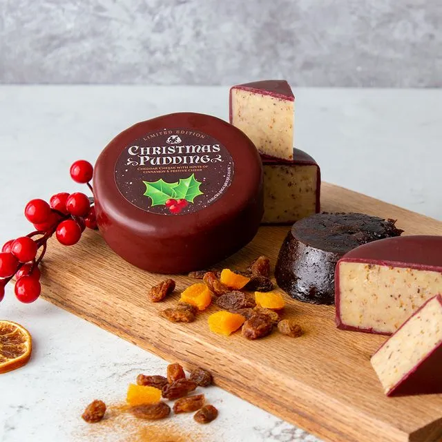 Christmas Pudding Cheddar Truckle (200g)
