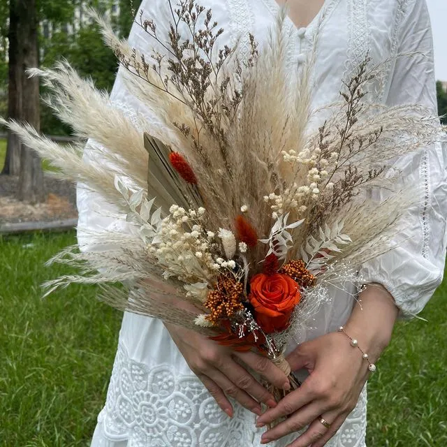 Boho Chic Wedding: Stunning Pampas Grass Bridal Bouquets and