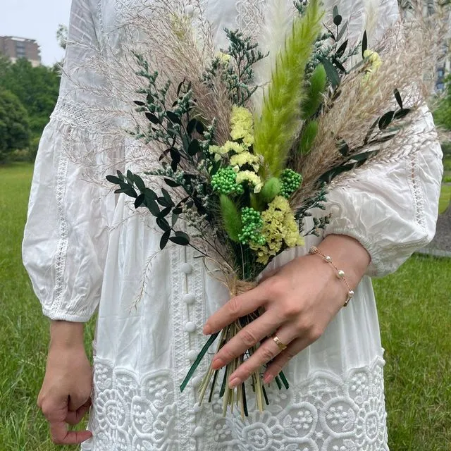 Stylish Pampas Grass Wedding Decor and Bouquets - Driedflowers Wholesale Pampas Factory Wedding Pampas Bouquets