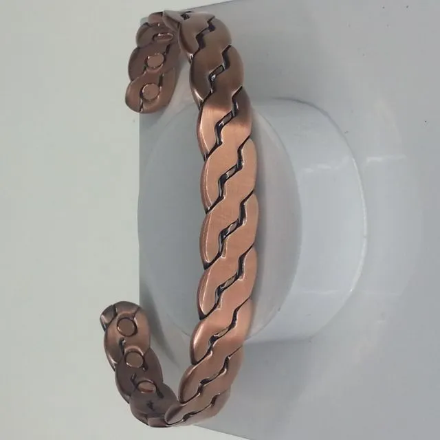 Linked copper bracelet