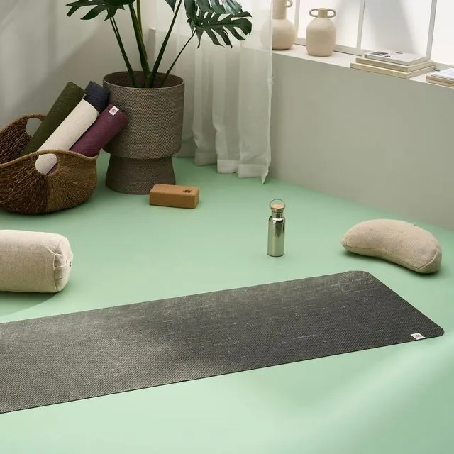Space Black 4mm - CompleteGrip™ Eco Friendly Yoga Mat