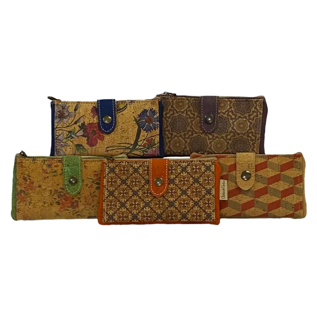 COIN PURSE AND 8 CARDS