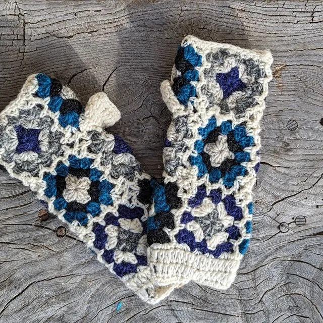 Artic White - Vintage Style Crocheted Fingerless Mitts