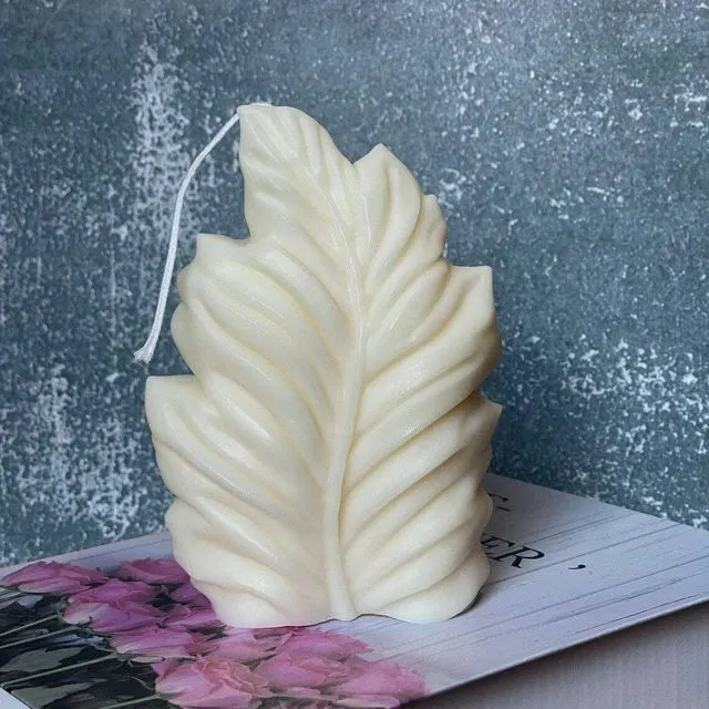 Minimalist Feather Design Soy Wax Sculpture Candle