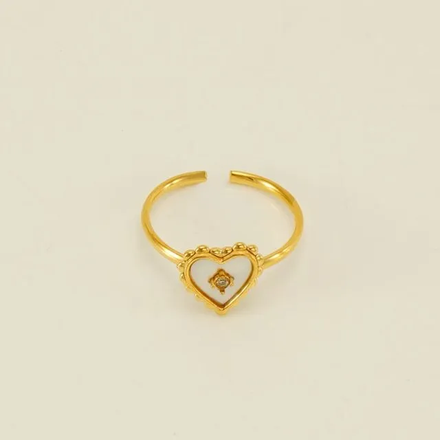 Adjustable heart ring in white