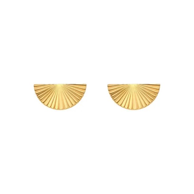 Etched fan earring in gold