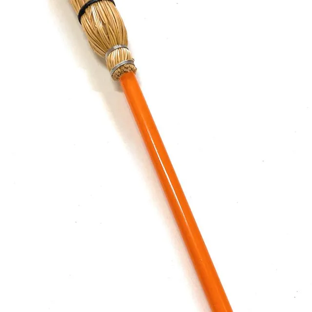 Pencil Broom Orange Stitched round 25 cm