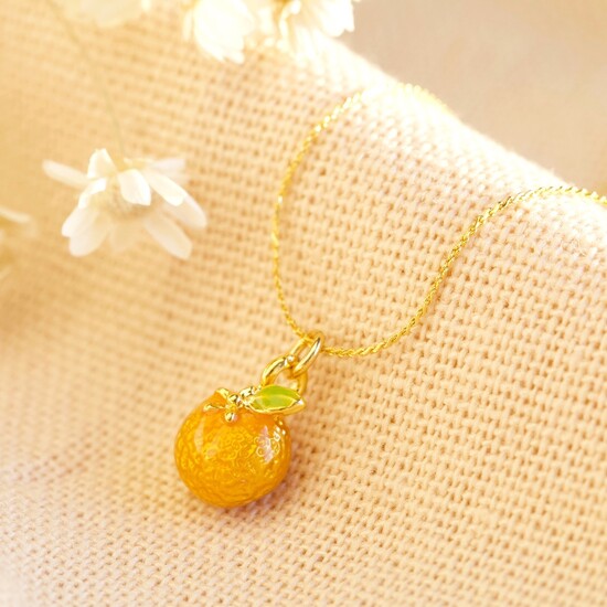 44429-An orange necklace in gold