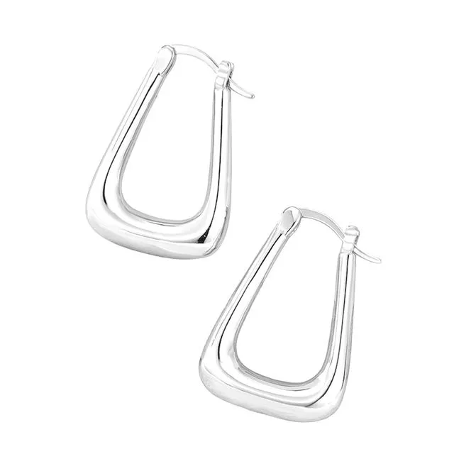 Twist hoop earring in silver
