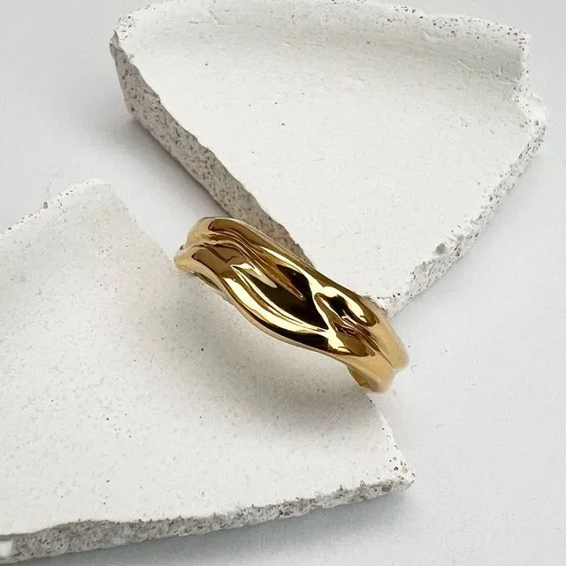 Jaq Thin Textured Ring Gold