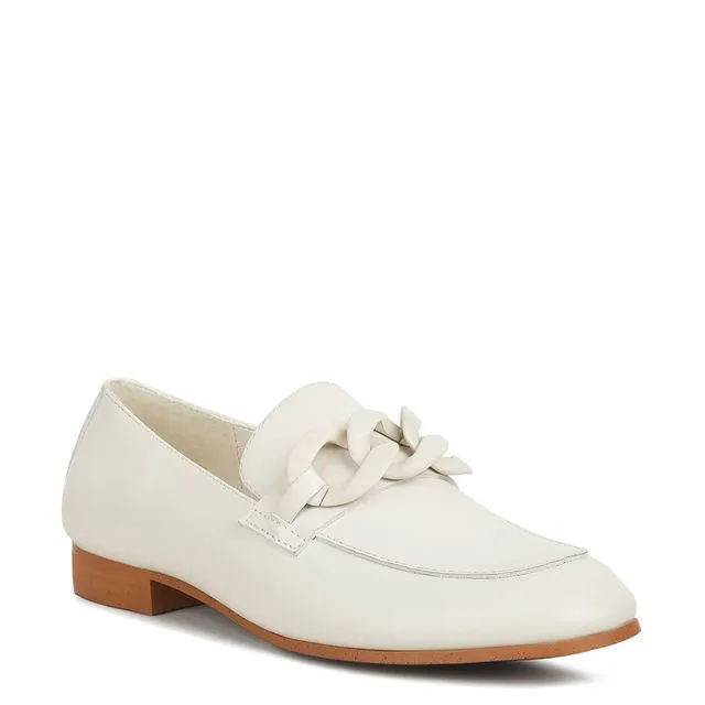 Merva Chunky Chain Leather Loafers In Off White