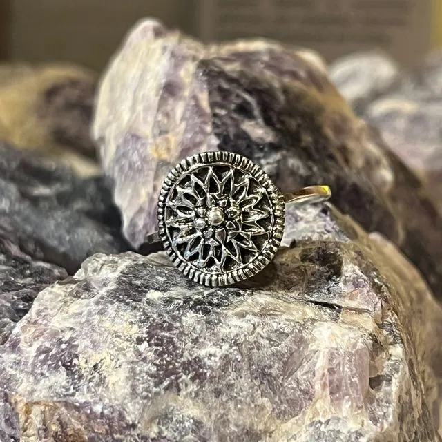 925 Flower shield ring