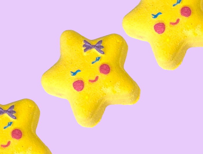 Strawberry and lime star bath bomb