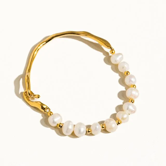 Olivia Gold Non-Tarnish Natural Pearl Gold Bracelet