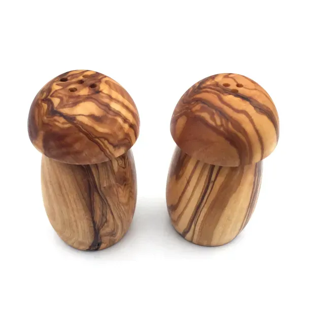 Set of 2 salt shakers and pepper shakers made of olive wood