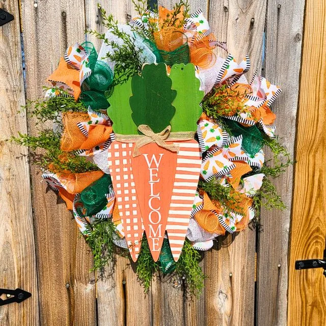 Welcome Carrot Deco Mesh and Greenery Wreath