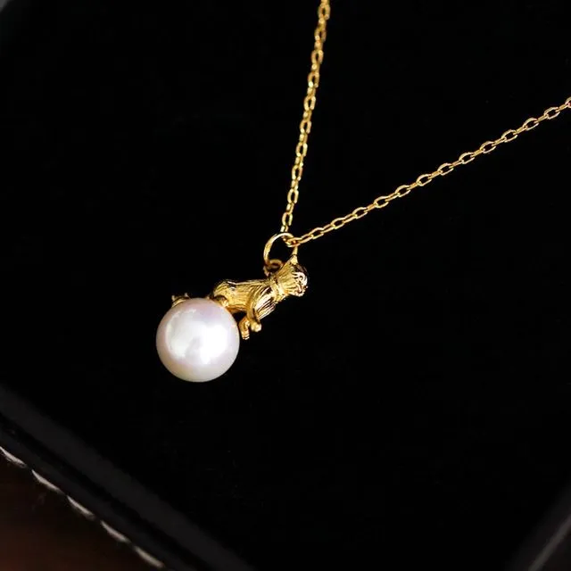 Cute Asymmetrical Cat Necklace with Pearl