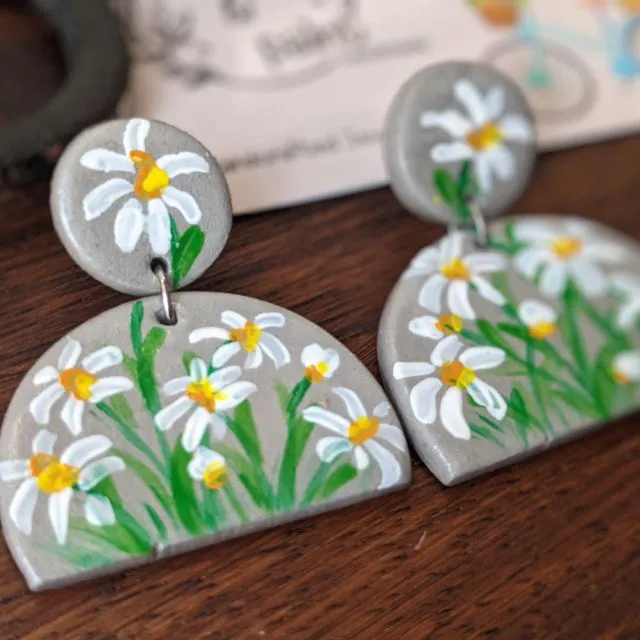 Daisy earrings, white flower earrings, handmade earrings