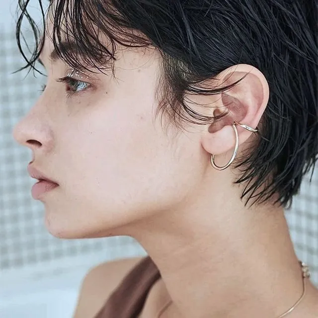 Unique earring - Silver line ear cuff - One piece